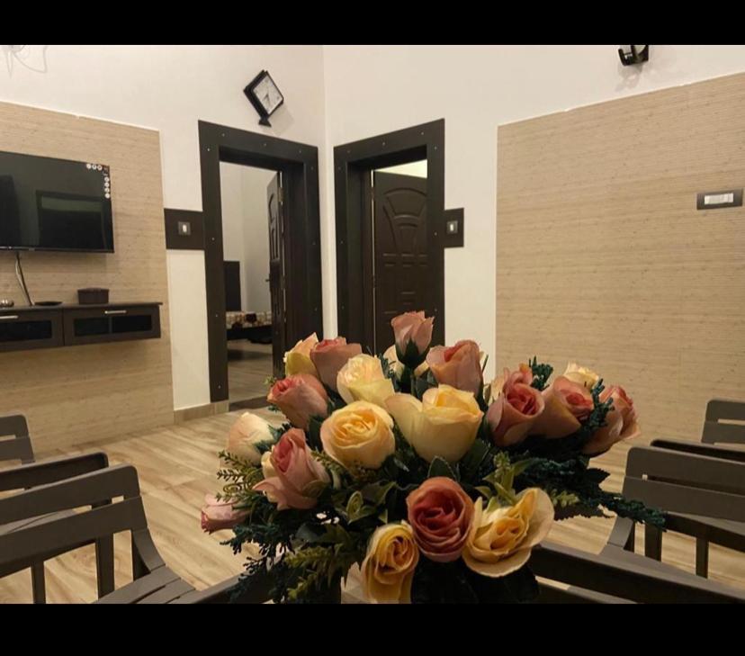 Rr Holiday Inn Кодайканал Екстериор снимка